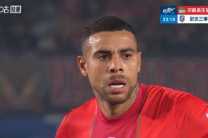 大为震撼!方镜淇手指错位+队医现场复位,古斯塔沃直接看呆了!