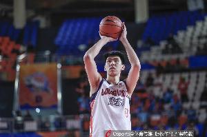 稳定发挥!徐昕出战29分钟 6中5高效拿到12分9板