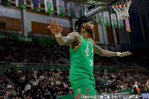 就靠你撑着!莫兰德半场6中4拿下10分14板2助3帽