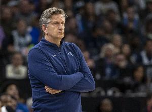 解说:爱德华兹缺阵后 森林狼全民皆兵 绿军在第四节突然断电