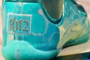 詹姆斯昨日上脚历史出场王纪念战靴 “1612”数字见证里程碑!