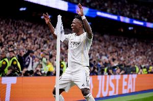 阿斯:皇马主席弗洛伦蒂诺一直信任维尼修斯,后者近期表现出色