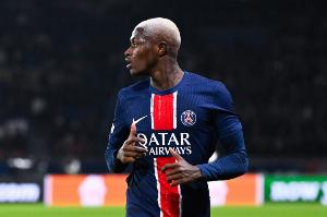 队报:努诺·门德斯在巴黎的比赛中踢左边锋,或与备战利物浦有关