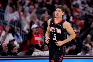 名记:本周火箭取得的最大进展 就是乌度卡将谢泼德放进了首发!