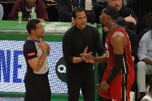 斯波:我不能连续让阿德巴约打24分钟 我必须为球队做出最佳选择