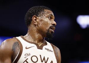 不太对劲!梅尔顿6中0未得分仅拿6板5助3断 7次失误