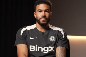 续约至2032!里斯·詹姆斯:目标率切尔西夺欧冠英超 想回报球迷