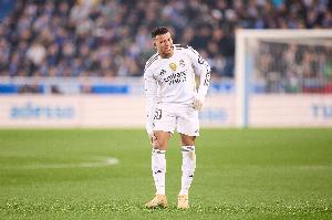 真误诊了!皇马跟队确认:姆巴佩左膝受伤,皇马一开始却检查右膝