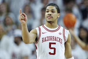 疯三2场轰60分!大一球星阿卡夫将拥有锐步签名鞋 创NCAA历史纪录