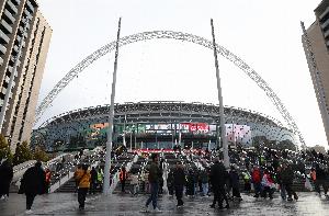 TA:跟盆栽哥演唱会撞档期,今年社区盾杯从温布利移师加的夫举行