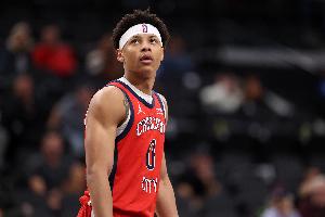 【菜鸟】雷诺16分7板 克尼佩尔14分4板3助 马卢阿奇6分费尔斯21分