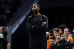 4连胜!黄蜂主帅:比赛最后阶段大家都很拼 每个人都很重视