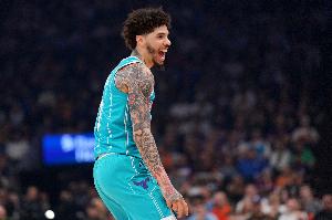 仅次肯巴·沃克!三球黄蜂生涯三分命中数超库里父亲 升至队史第2