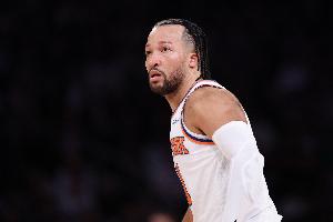 正负值+19最高!布伦森半场7中5拿到13分3助 三分3中2