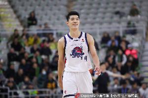 积极高效!郭凯半场5中5拿下12分5板1助 4前场板