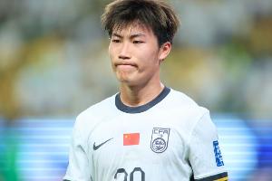 谢文能:抱着以下往上看的姿态努力踢好比赛 邵导非常积极向上