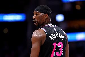 名帅维护阿德巴约:拜托 一个人在野球场去试试拿83分看看有多难