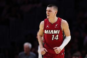 状态不俗!希罗半场6中4拿下11分2板2助 正负值+23最高