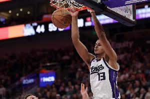 左脚踝扭伤!国王官方:基根·穆雷恢复良好 已获准参加接触训练