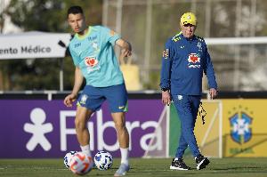 ESPN预测巴西首发:维尼修斯出战成疑,马丁内利可能替代他