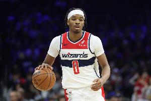 在演?奇才首发里斯、库利巴利、卡林顿共39中10 正负值均低于-28