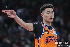 卢伟：李添荣受伤之后主动去练体能和力量 现在的他信心很足