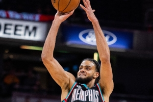 火力全开！吕佩尔半场10中4砍16分4板 得分平个人赛季单场最高