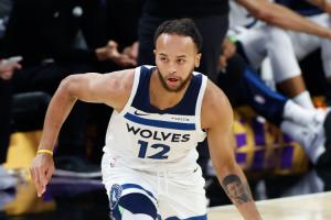 上场就有作用！李凯尔替补14分钟2中2拿到5分6板3助1帽