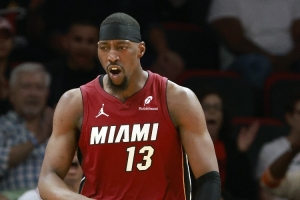 解说：阿德巴约单场83分肯定是了不起的记录 理解但尊重不了一点