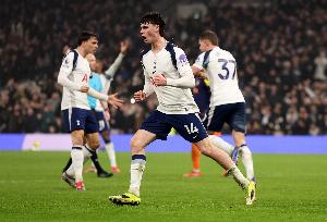 阿奇·格雷：金斯基还很年轻，每个人都犯过错，他会挺过去的