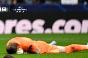 地狱表现！金斯基送大礼小蜘蛛直接带到空门前，前者捂脸羞愧趴地