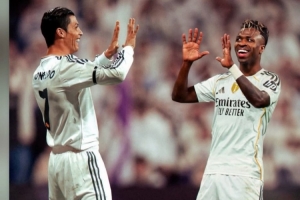 维尼修斯社媒转发与C罗同框图片：偶像