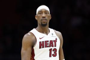 太炸了~阿德巴约已轰72分 超越米切尔和利拉德为现役第二高分