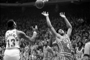 KD：我真不敢相信张伯伦场均50分25板 好想亲眼目睹他打球