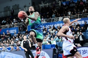 常规赛丨第二阶段开门红！先行者主场102-95力克浙江稠州金租