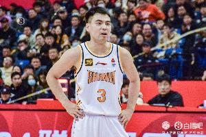 关键时刻给力！贾明儒13中5&罚球7中7得球队最高20分 末节砍10分