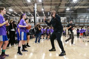 超越科比是不敬？路威：歪曲历史 科比绝不会阻止别人追逐伟大