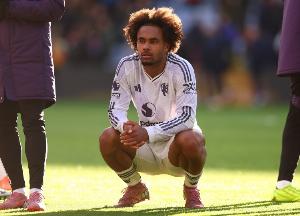 跟队：齐尔克泽考虑今夏离队，转会费能抵曼联买左边锋的部分成本