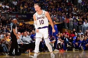 肯纳德：我近期得到了我整赛季乃至生涯中最空位的出手机会！