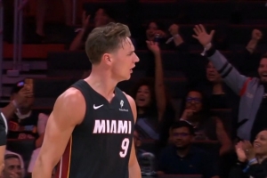 帅哥生涯之夜！拉松关键三分杀死比赛！砍下生涯新高28分了！