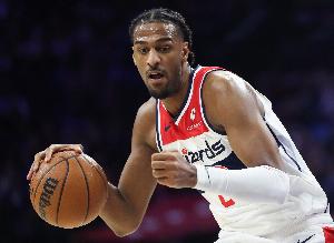 让他抡啊！萨尔12中6拿下16分4板2断5帽 末节&加时不给打