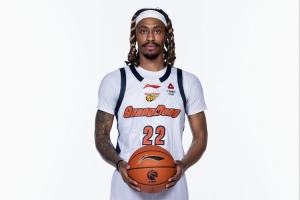 还需找状态！麦考尔半场出战3分42秒 2中0仅得1分另有2失误3犯规