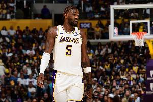 船记晒数据：第二节公牛全队只抢到5个篮板 艾顿一人抢到6个！