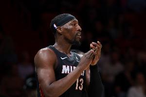 阿德巴约回应批评：对手并非放任我单打 如果你们生气我也不在乎