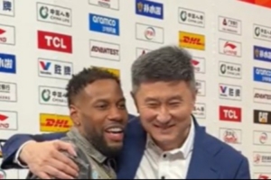 威姆斯：宏远太火了 都买不到票 杜锋：下次发信息给我 帮你拿票