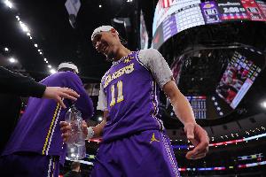 明日再战掘金！湖人伤病报告：海斯大概率出战 克莱伯缺阵