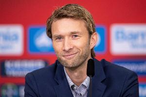 罗尔费斯回应赫内斯：裁判让比赛流畅进行，我经历过糟得多的比赛