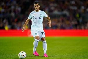 国米官方：姆希塔良左大腿肌肉拉伤，将在几天内接受进一步评估