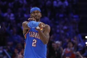 连续20+场次来到128场！亚历山大末节手感及时回调砍20分10助攻