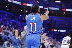 替补双射！以赛亚·乔三分8中4&麦凯恩三分9中5 合砍35分助队取胜